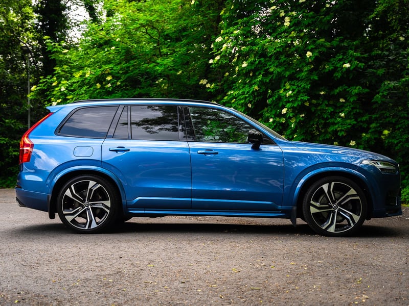 Volvo XC90 B5 R-Design OR £25,000