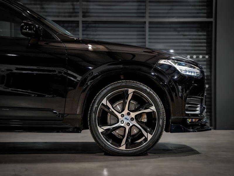 2021 Volvo XC90 Momentum or £25,000