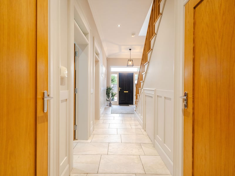 5 Bed House in Malone Rd Belfast OR £500,000