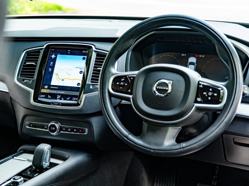 2022 Volvo XC90 Momentum OR £25,000