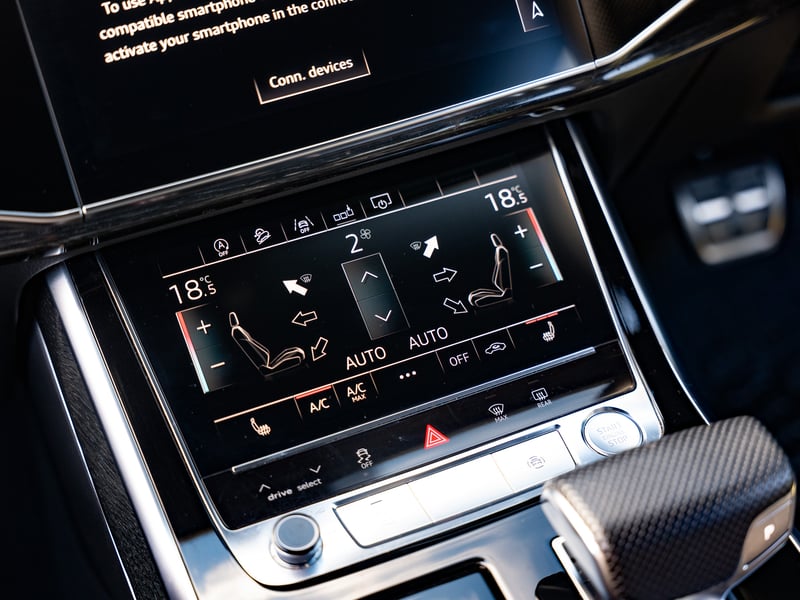 Audi Q8 50 TDI Quattro S-Line OR £30,000