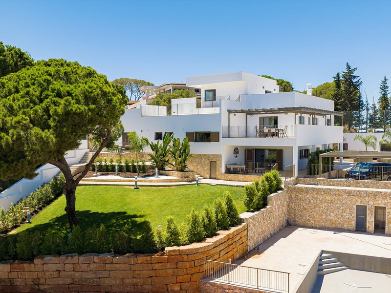 5 Bed Villa in Portugal or 1 Million Quid