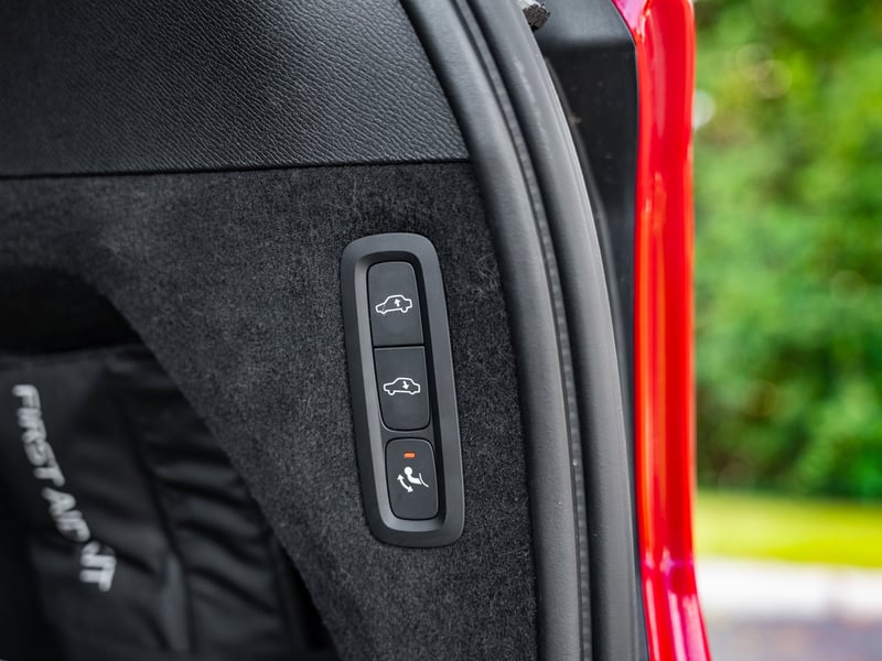 Volvo XC90 R-Design Pro OR £20,000