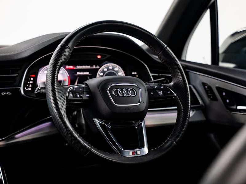 2024 Audi Q7 or £30,000