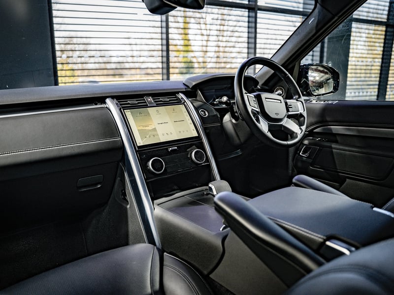 Land Rover Discovery R-Dynamic SE OR £35,000