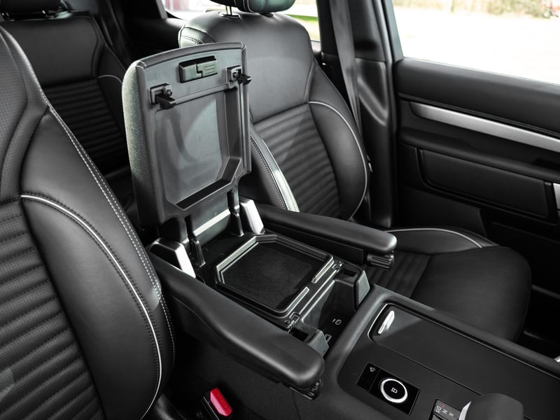 Land Rover Discovery 3.0 or £40,000