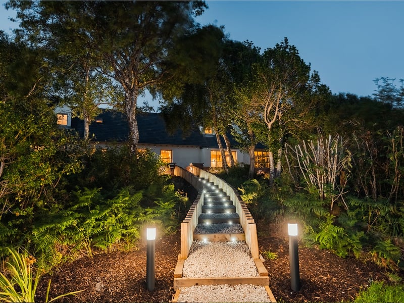 5 Bedroom Lakeside Home in Donegal OR £500,000