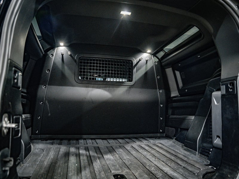 2023 Land Rover Defender OR £40,000