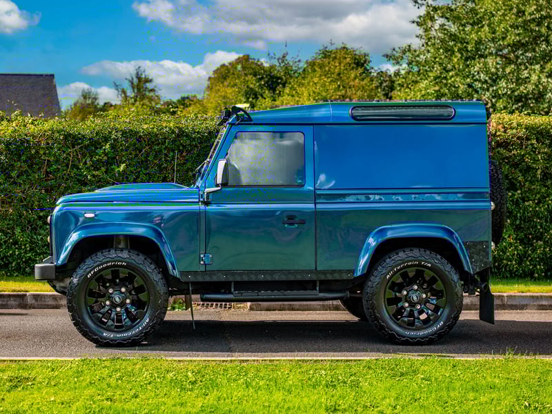 2007 Land Rover Defender or £15,000