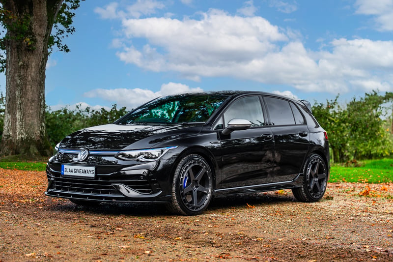 WIN 2023 VW Golf R 2.0 TSI OR €40k Cash!