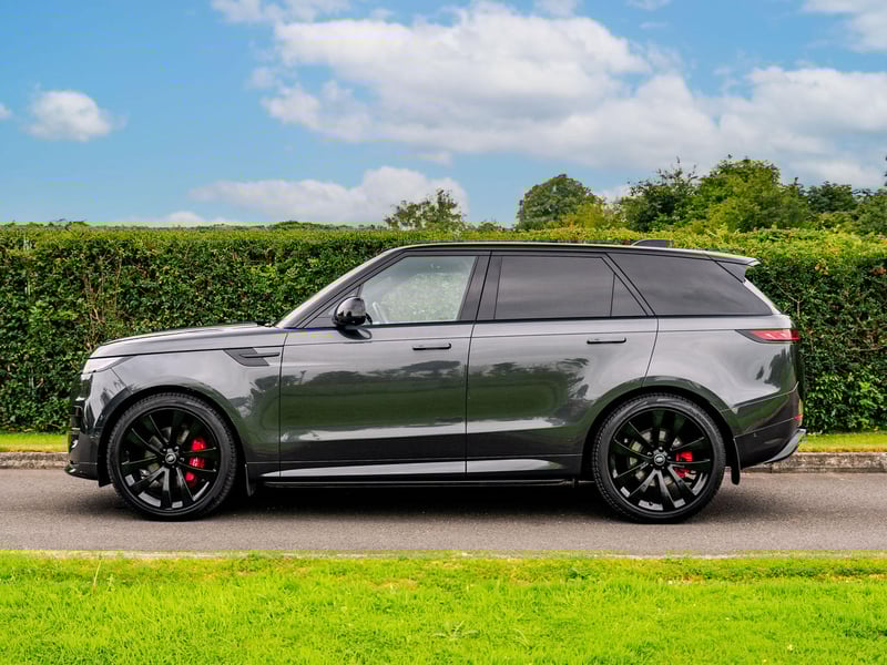 2023 Range Rover Sport Dynamic SE OR £45,000