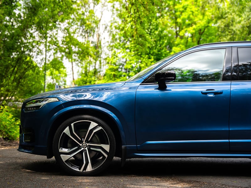 Volvo XC90 B5 R-Design OR £25,000