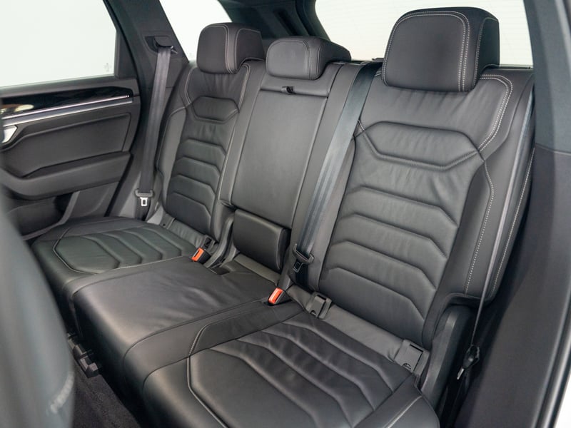 2023 Volkswagen Touareg or £30,000