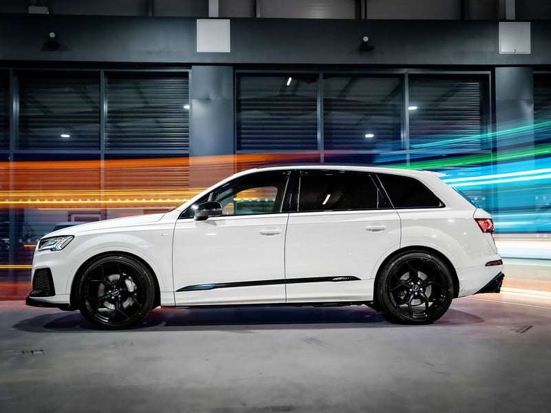 Audi Q7 S-Line Quattro OR £30,000