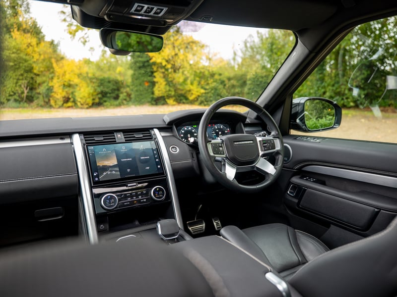 2024 Land Rover Discovery or £40,000