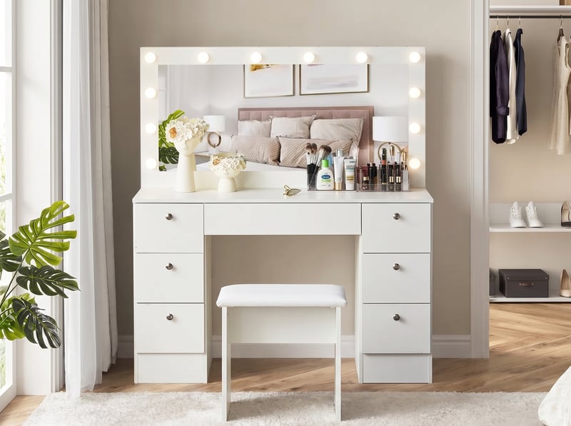 Vanity Table & Hollywood Mirror Set - Autodraw