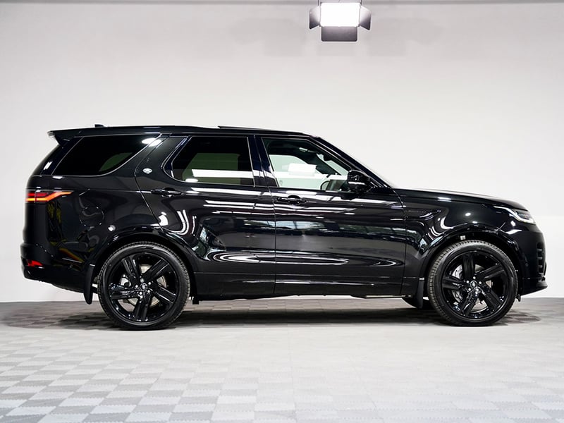 2022 Landrover Discovery D300 R-Dynamic SE