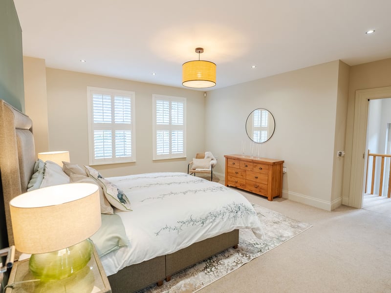 5 Bed House in Malone Rd Belfast OR £500,000