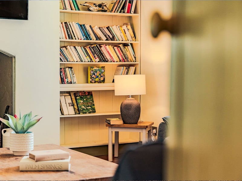 5 Bedroom Lakeside Home in Donegal OR £500,000