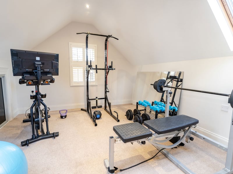 5 Bed House in Malone Rd Belfast OR £500,000