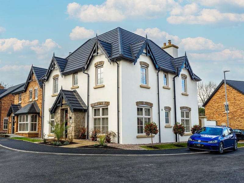 4 Bed Luxury House or 200k