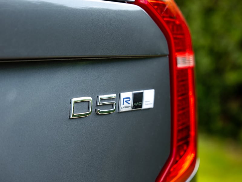 Volvo XC90 R-Design Pro OR £20,000