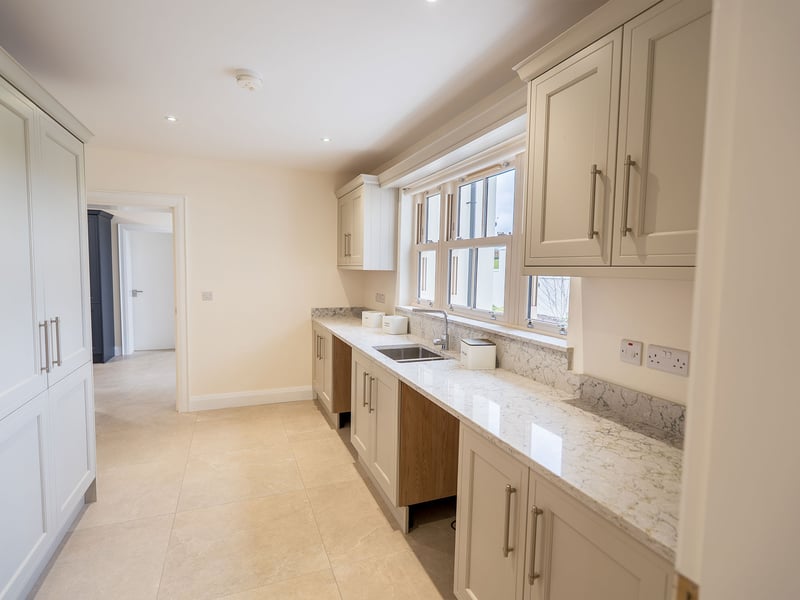 5 Bed Luxury Home In Belfast Or £600,000!