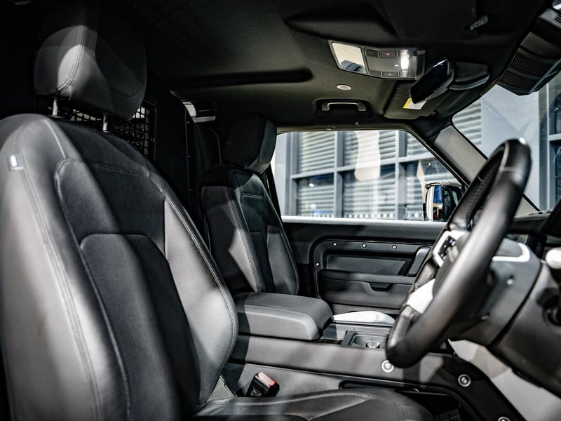 2023 Land Rover Defender OR £40,000