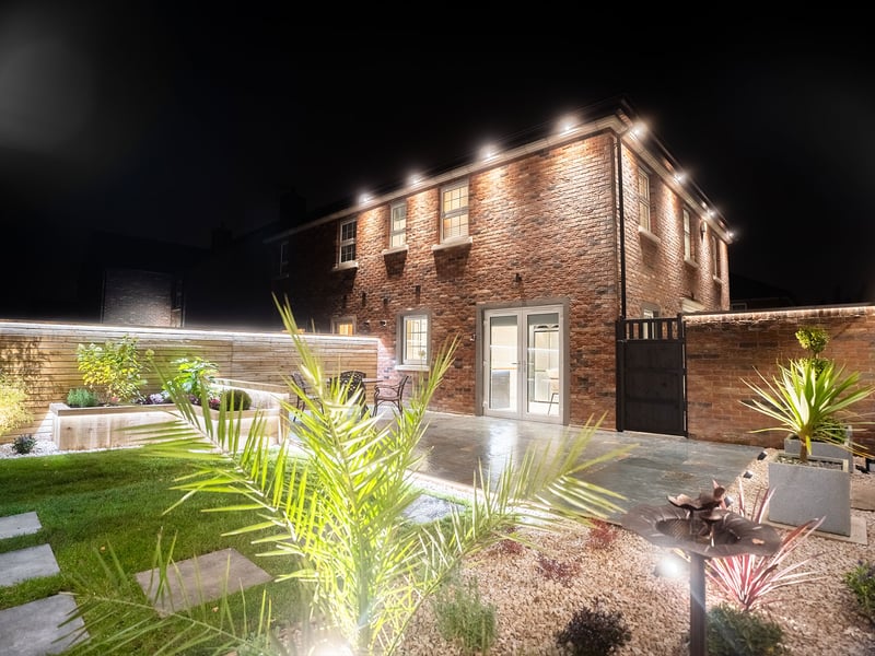 3 Bed Luxury House OR £200,000