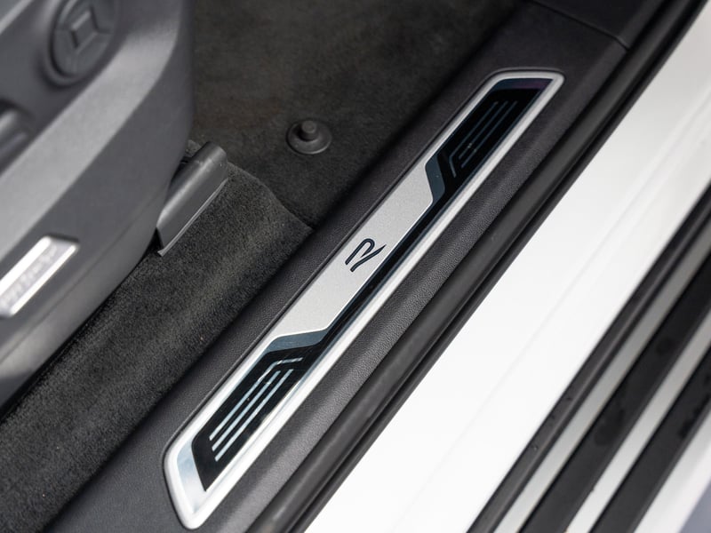2023 Volkswagen Touareg or £30,000