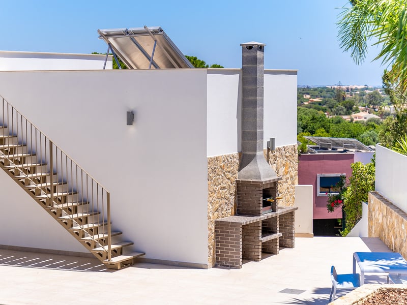 5 Bed Villa in Portugal or 1 Million Quid