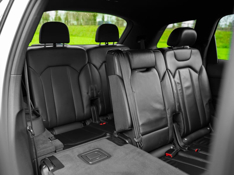 Black Edition Audi Q7 or £25,000