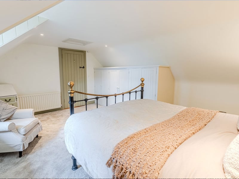 5 Bedroom Lakeside Home in Donegal OR £500,000