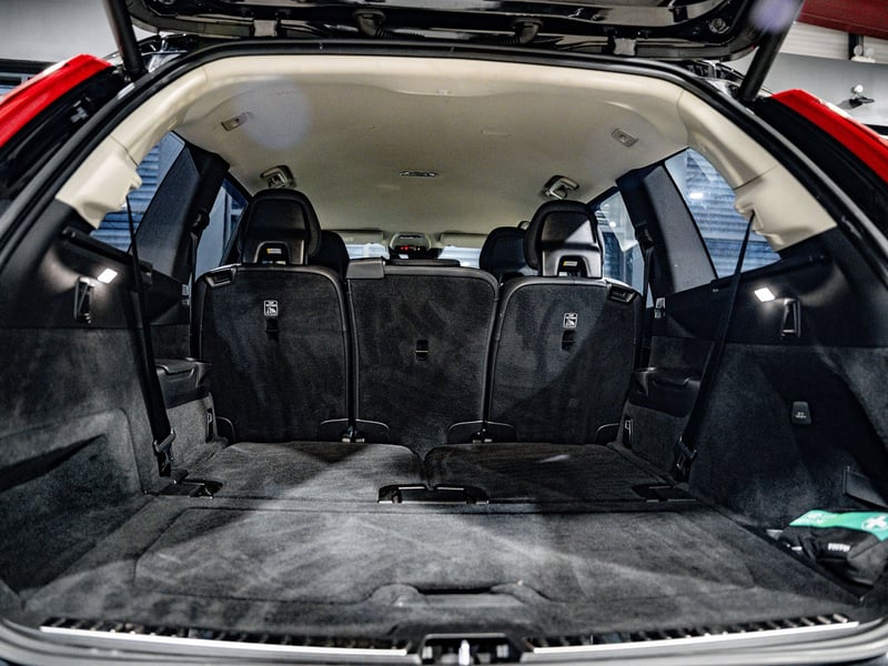 2021 Volvo XC90 Momentum or £25,000