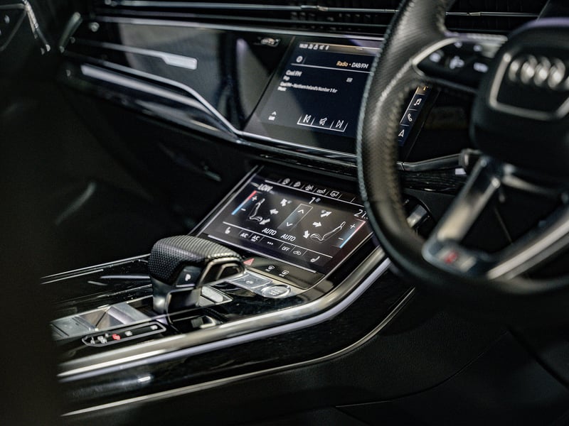 Audi Q8 50 TDI Quattro S-Line OR £30,000