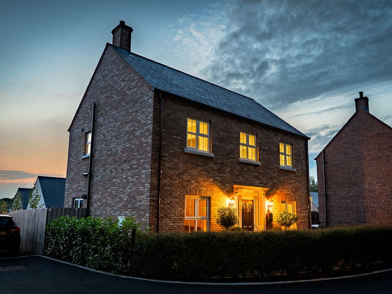 3 Bedroom Luxury Family Home OR £250,000