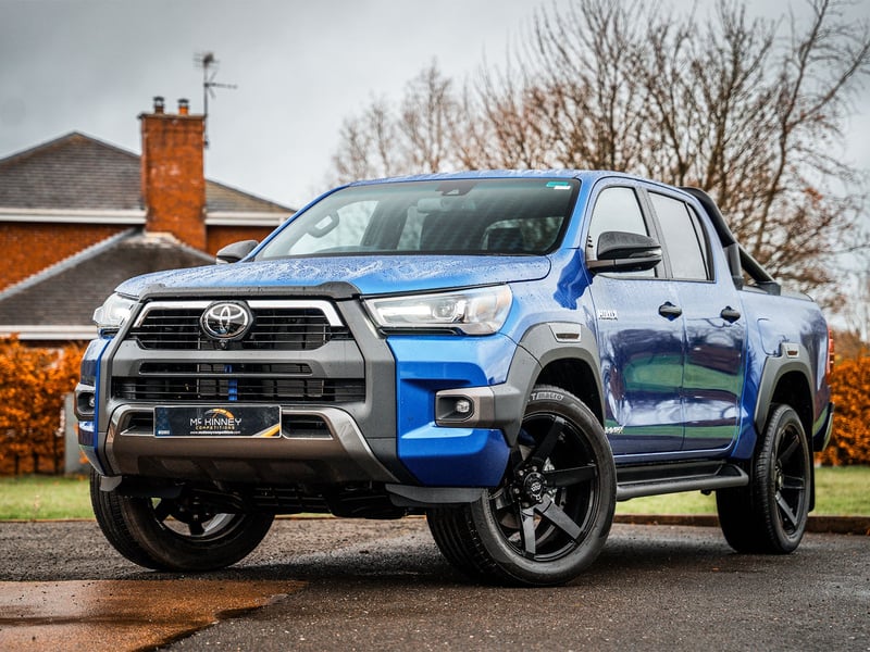 Toyota Hilux Invincible X 