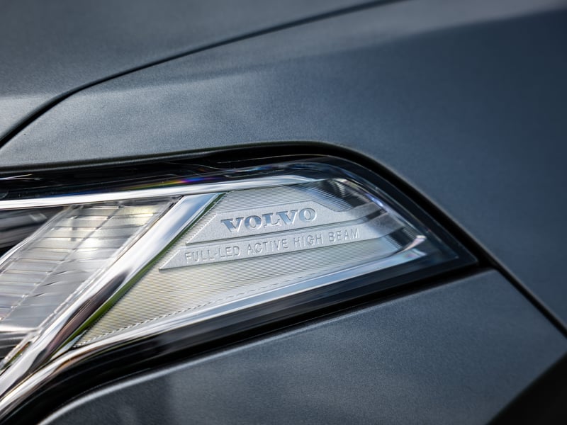 Volvo XC90 R-Design Pro OR £20,000