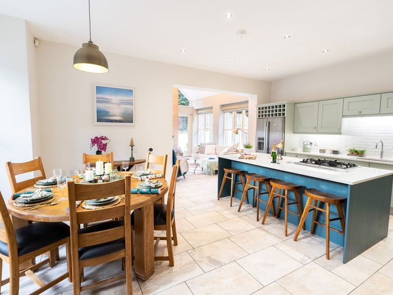 5 Bed House in Malone Rd Belfast OR £500,000