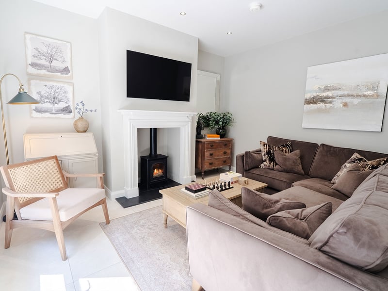 3 Bedroom Luxury Family Home OR £250,000