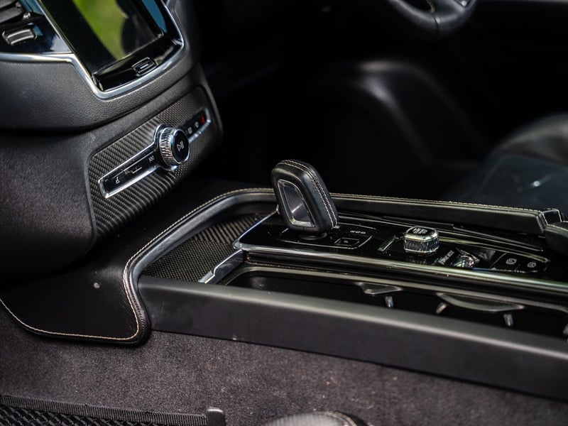 Volvo XC90 B5 R-Design OR £25,000