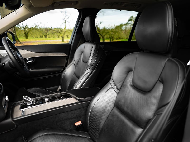 2022 Volvo XC90 R-Design or £30,000