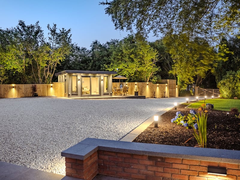 5 Bedroom Lakeside Home in Donegal OR £500,000