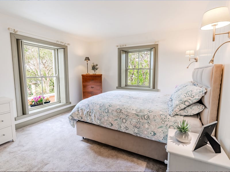 5 Bedroom Lakeside Home in Donegal OR £500,000