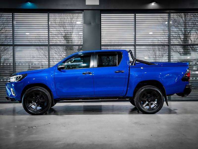Toyota Hilux Invincible X OR £15,000