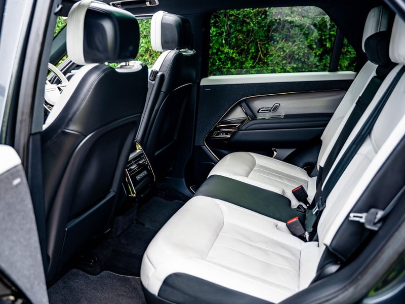 2023 Range Rover Sport Dynamic SE OR £45,000