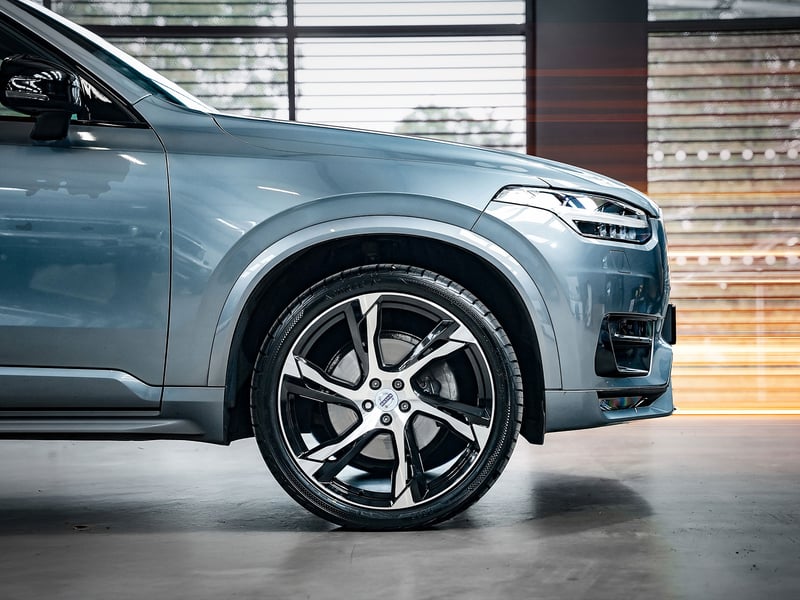 Volvo XC90 R-Design OR £25,000