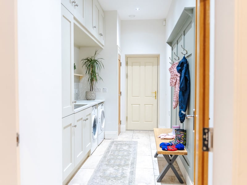 5 Bed House in Malone Rd Belfast OR £500,000