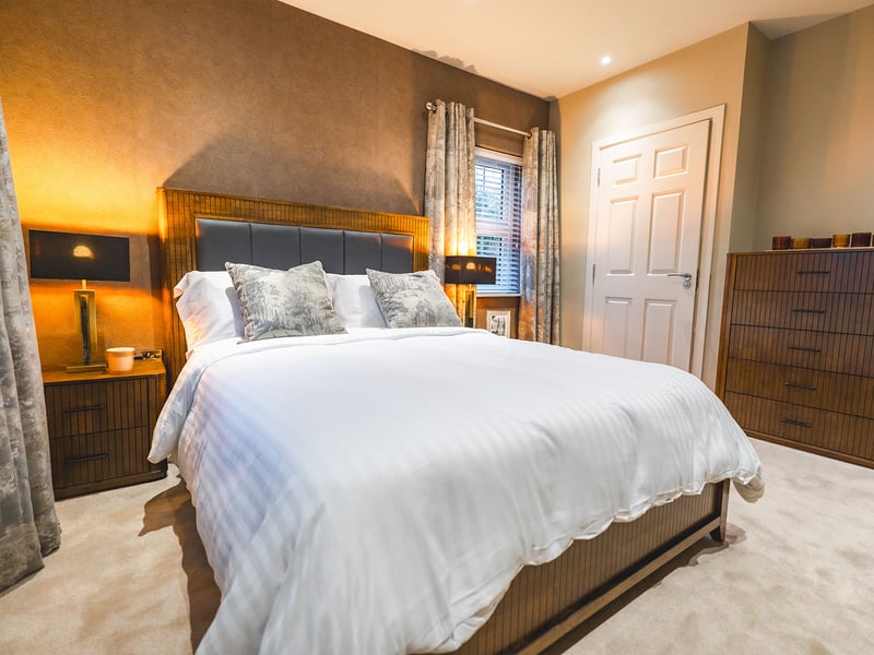 3 Bed Luxury House OR £200,000