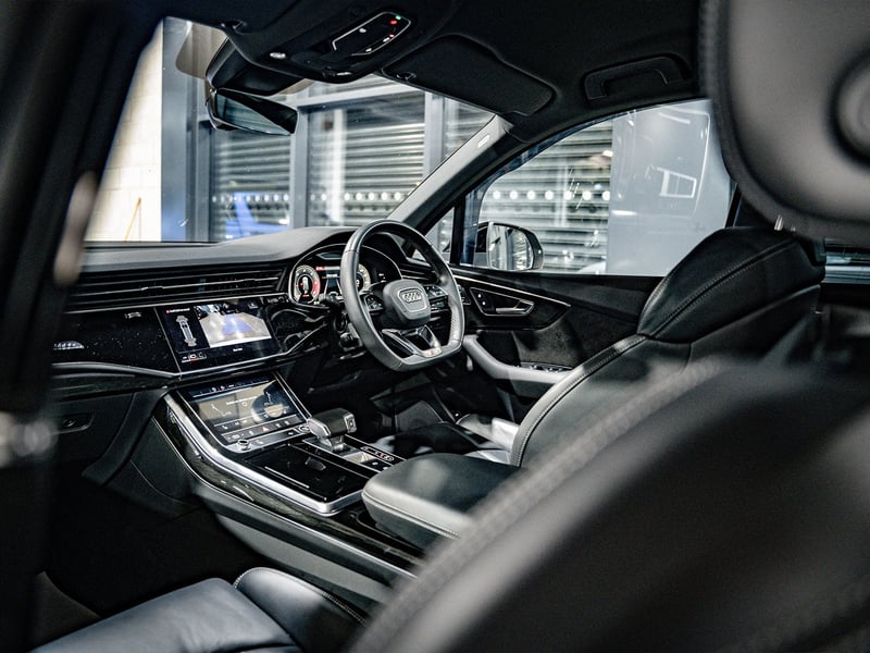 Audi Q7 S-Line Quattro OR £30,000